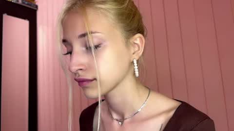 Sabina online show from September 8, 7:10 pm