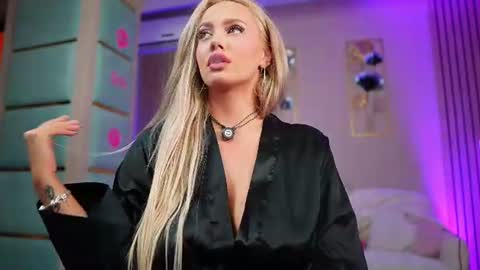 SabrinaJade online show from August 9, 8:04 am
