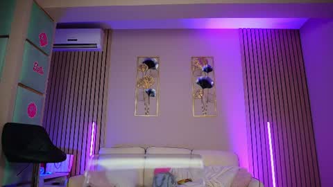 SabrinaJade online show from August 15, 6:28 am
