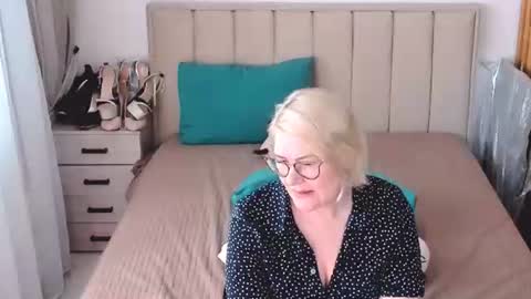 Sabrina MacMarren online show from August 9, 4:41 pm