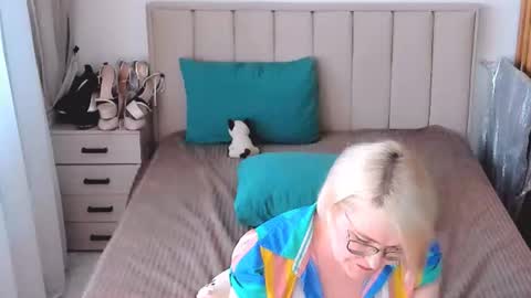 Sabrina MacMarren online show from August 10, 4:19 pm