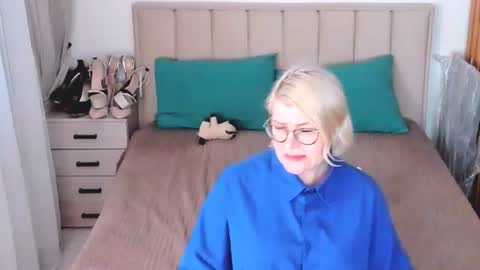 Sabrina MacMarren online show from August 14, 5:38 pm