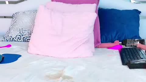 Sabrinna online show from August 5, 8:18 pm