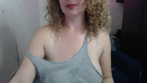 sacrletardiente online show from August 8, 2:22 am