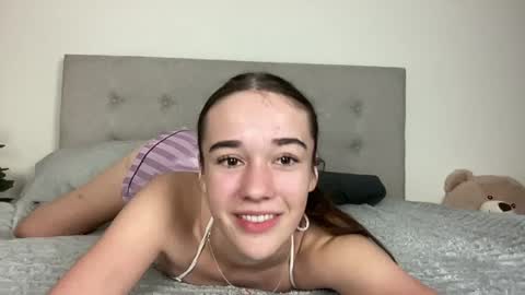 urs xxx content in my bio online show from April 18, 2:27 am