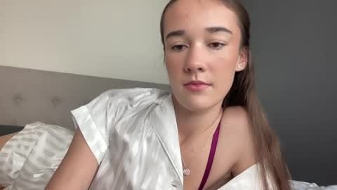 urs xxx content in my bio online show from May 14, 1:49 am