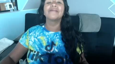 saggil_0385 online show from August 7, 1:27 am