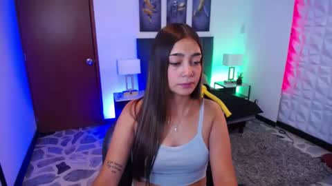 Hailey jonnes online show from August 4, 8:17 pm