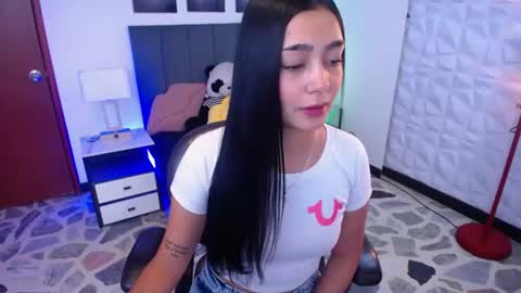 Hailey jonnes online show from August 8, 9:37 pm