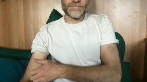 saint009 online show from April 24, 4:23 pm