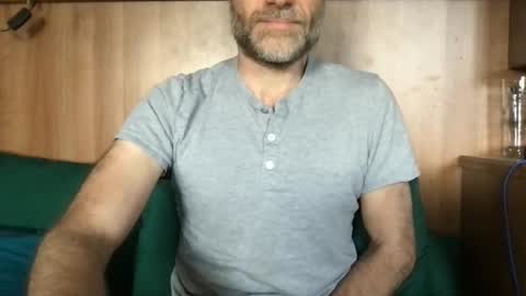 saint009 online show from April 25, 4:46 pm