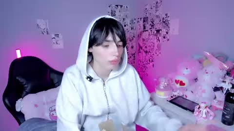 Kitty     online show from August 8, 2:55 am