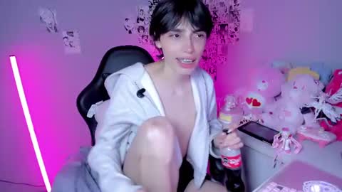 Kitty     online show from August 8, 4:01 am