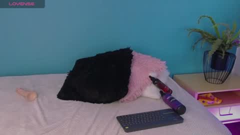 Luna  online show from July 5, 1:52 am