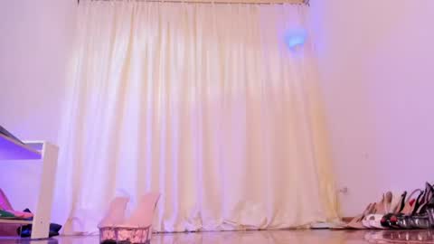 SANDRA online show from August 9, 9:05 pm