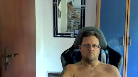 salichris online show from July 12, 12:33 pm