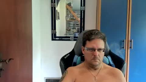 salichris online show from July 15, 7:42 am