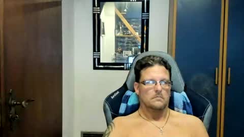 salichris online show from July 18, 5:36 pm