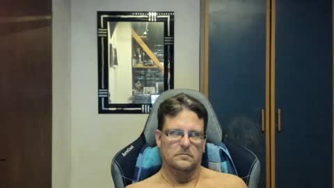 salichris online show from July 25, 7:51 pm