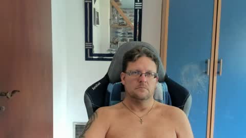 salichris online show from July 26, 9:14 am