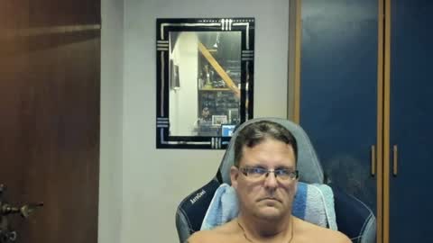 salichris online show from August 6, 7:57 pm