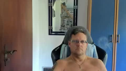 salichris online show from August 9, 8:26 am