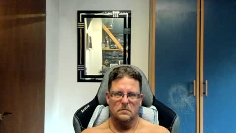 salichris online show from August 11, 6:21 pm