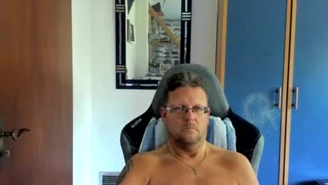 salichris online show from August 15, 11:36 am