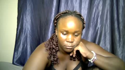 sally_bee1 online show from August 13, 5:10 am