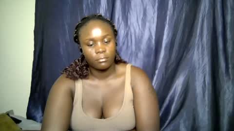 sally_bee1 online show from August 13, 11:19 pm
