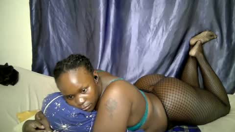 sally_bee1 online show from August 14, 7:17 pm