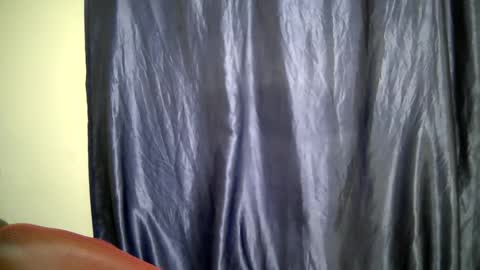 sally_bee1 online show from August 15, 4:33 pm