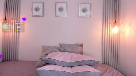Sally online show from August 9, 7:15 pm