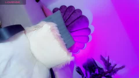 salome_saenz666 online show from August 12, 9:17 pm