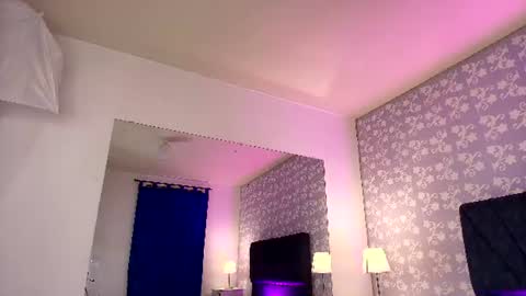 salome_simonz online show from August 12, 10:01 pm