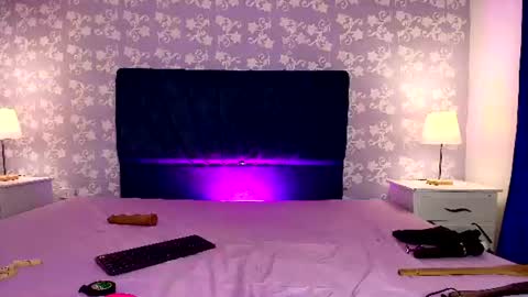salome_simonz online show from August 14, 9:51 pm