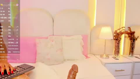   online show from August 5, 10:08 pm