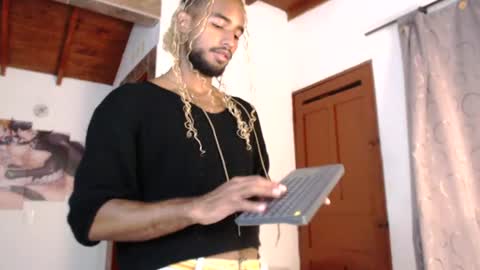salvatore_amator online show from August 5, 1:03 am