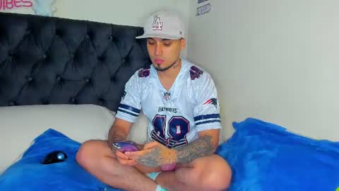   online show from August 18, 1:22 am