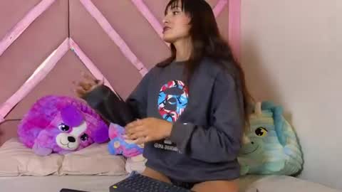 sam_pay__ online show from July 25, 4:33 pm