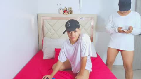 sam_tnt9 online show from July 3, 4:25 am