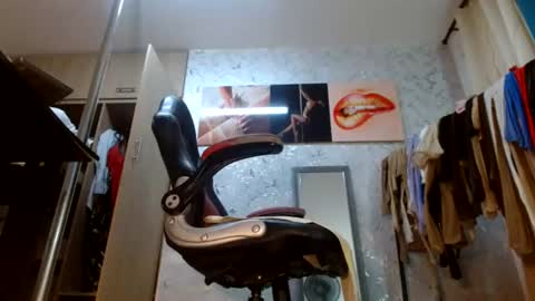 samanta_brownn_ online show from August 5, 11:19 am