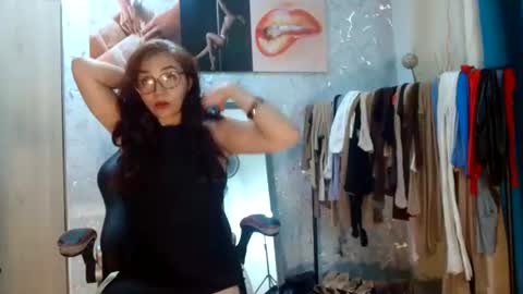 samanta_brownn_ online show from August 6, 11:53 am