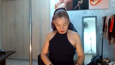 samanta_brownn_ online show from August 12, 11:23 am
