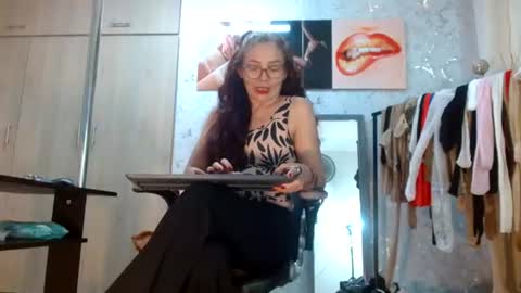samanta_brownn_ online show from August 14, 11:47 am