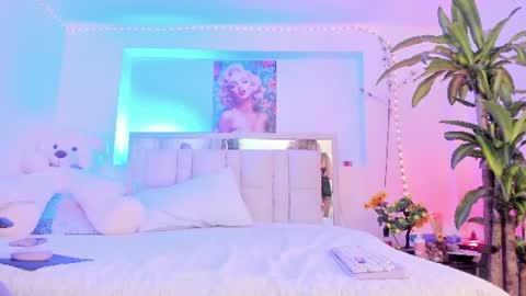 samantaa_roberts1 online show from August 4, 12:35 pm