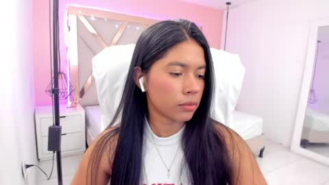 sam  online show from August 11, 3:19 am