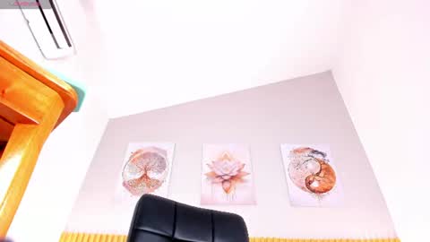 samantha_030 online show from August 6, 11:59 pm