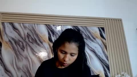 lizzy online show from August 5, 4:10 am