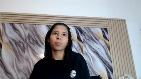 lizzy online show from August 5, 6:22 am